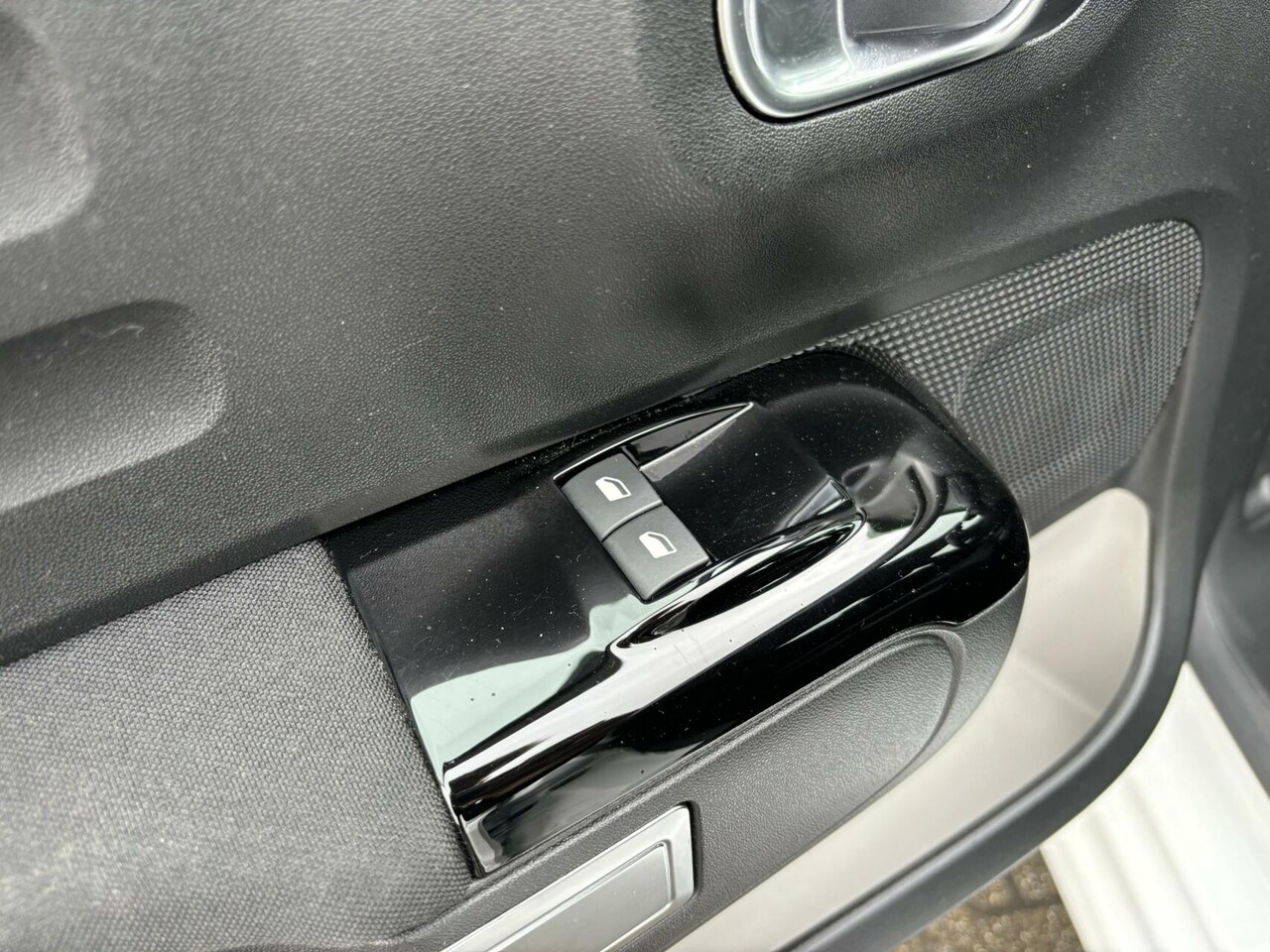 Citroën C3 - 1.2 Business Airco, Cruise Control/ AppleCarPlay/ AndroidAuto!!