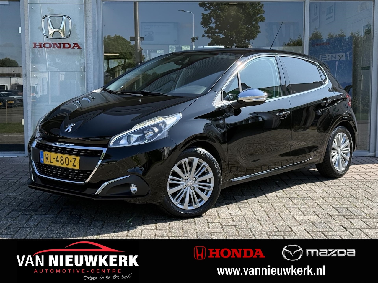 Peugeot 208 - 1.2 Puretech 82pk 5D Allure | Navi | lage km | Cruise control - AutoWereld.nl