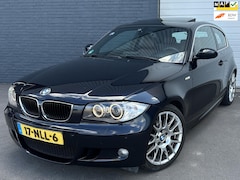 BMW 1-serie - 120d M-PAKKET/AUTOMAAT/SCHUIFDAK/LEDER/AVI