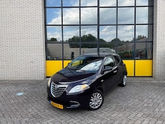 Lancia Y(psilon) - Ypsilon 0.9 TwinAir Silver 4 seizoenen banden, airco