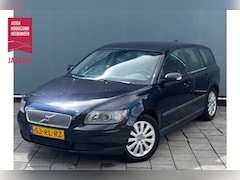 Volvo V50 - BWJ 2005 | 2.4 141PK Momentum | CLIMA | TREKHAAK | CRUISE |