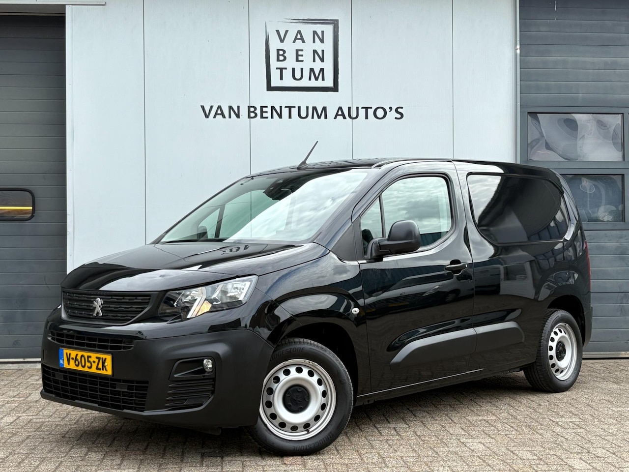 Peugeot Partner - 1.5 BlueHDI 130pk Premium Navi Airco Cruise Carplay - AutoWereld.nl