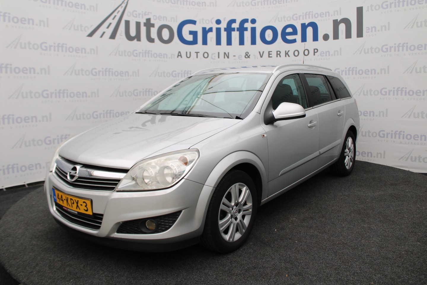 Opel Astra Wagon - 1.6 Cosmo met leer en trekhaak - AutoWereld.nl