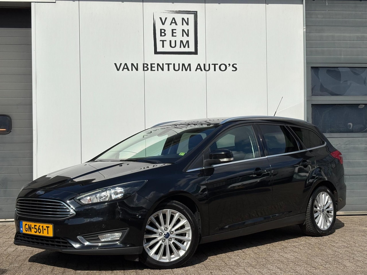 Ford Focus Wagon - 1.5 TDCI 120pk Titanium Edition Navi Clima Cruise Keyless - AutoWereld.nl