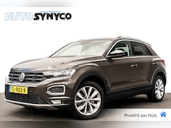 Volkswagen T-Roc - 1.5 TSi 150 PK Sport | Adapt. Cruise | Trekhaak | LED | 17 inch LMV | Getint Glas