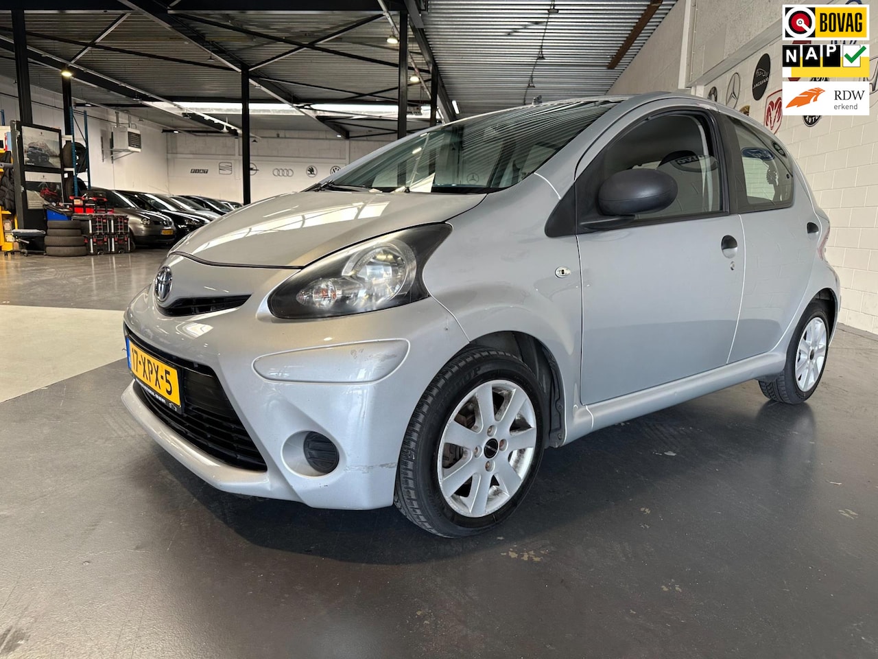 Toyota Aygo - 1.0 VVT-i Comfort/Airco/Apk nieuw bij aflevering - AutoWereld.nl