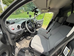Peugeot Partner - 120 1.6 BlueHDi 100 L1 Première S&S
