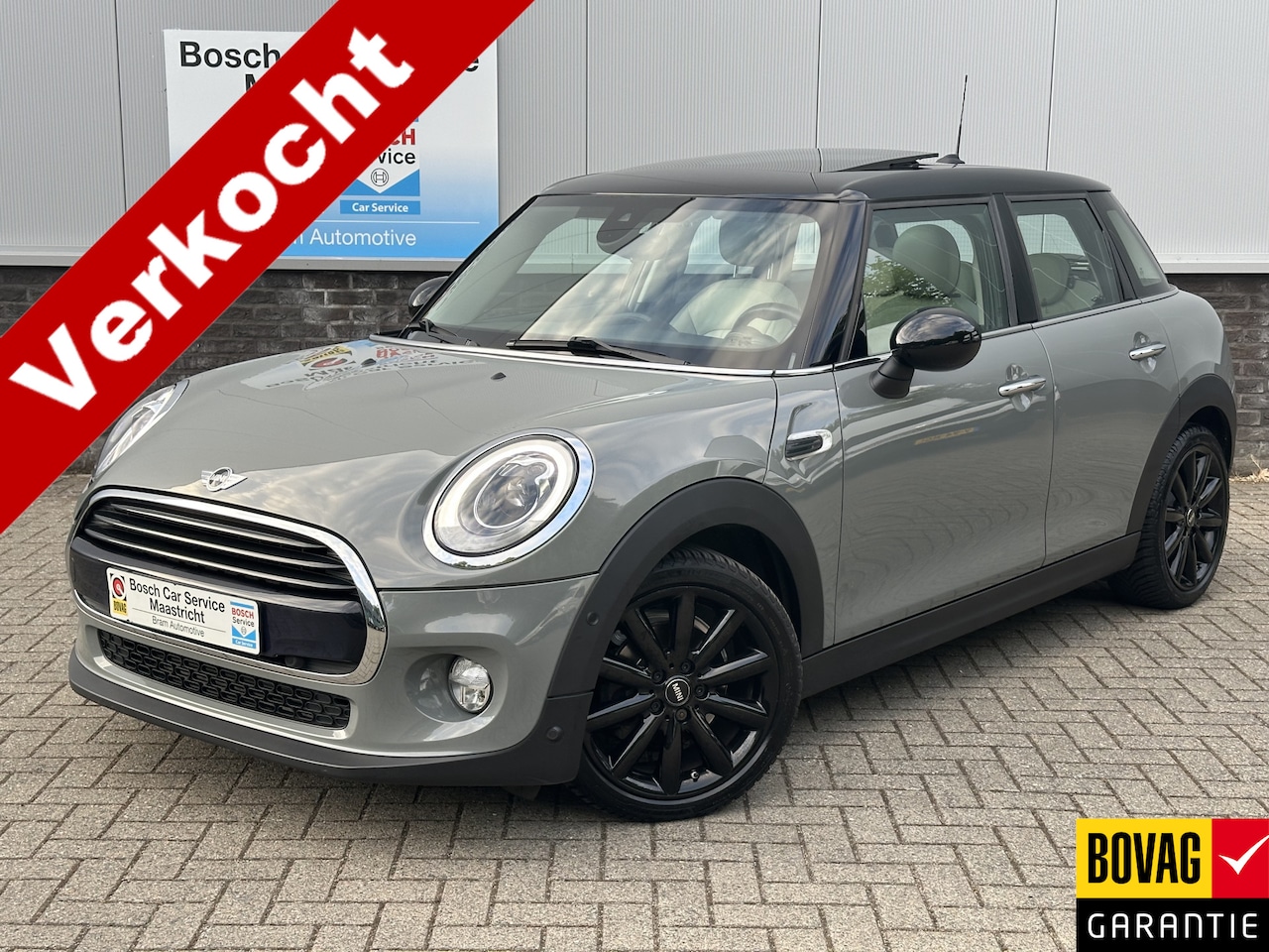 MINI Cooper - 1.5 Pano | Leer | Nardo Grey | Adaptiv Cruise | Xenon | LED | 1ste Eigenaar | Keurig onder - AutoWereld.nl