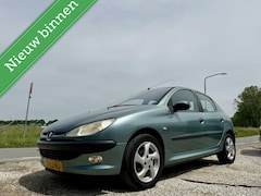 Peugeot 206 - 1.4 Gentry, BJ 2003, Airco, Nette Auto, Velgen