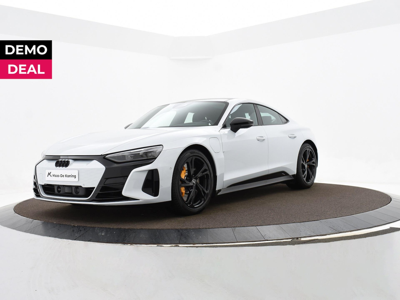 Audi e-tron GT - 476 PK · Elektrisch glazen panorama-dak · Lichtmetalen velgen 19" · Luchtvering - AutoWereld.nl