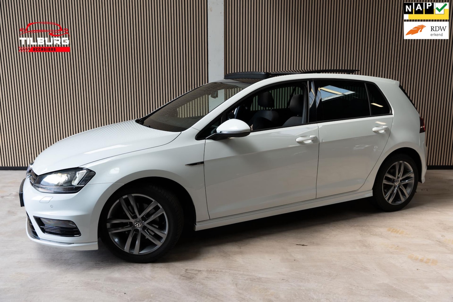 Volkswagen Golf - 1.4 TSI R-Line |PANO | ACC | NAVI | LED | - AutoWereld.nl