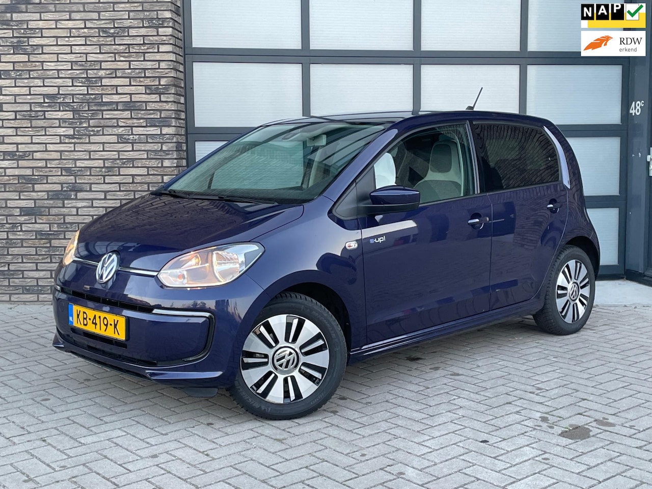 Volkswagen e-Up! - Up! |SOH ?% | STOELVERWARMING | CLIMATE CONTROL | Incl. BTW | Bluetooth | 1e Eigenaar | Or - AutoWereld.nl