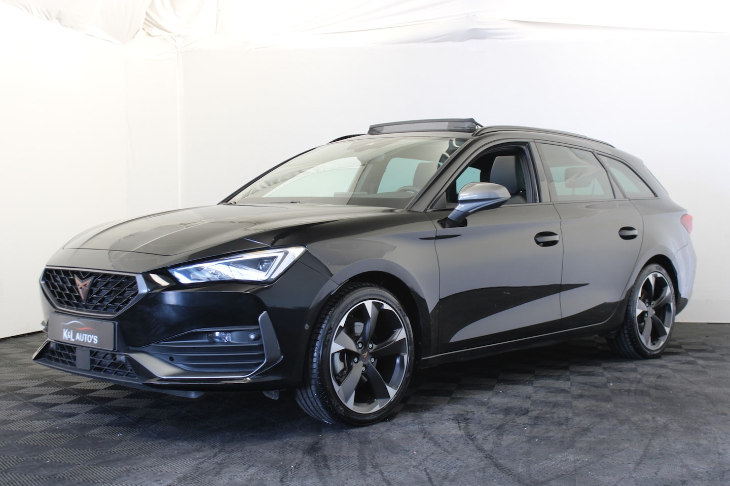 CUPRA Leon Sportstourer - 1.5 eTSI Business Edition |Pano|Stuurverwarming| - AutoWereld.nl