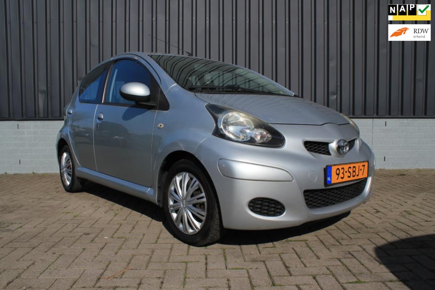 Toyota Aygo - 1.0-12V Comfort Navigator/ NAVIGATIE/ AIRCO - AutoWereld.nl