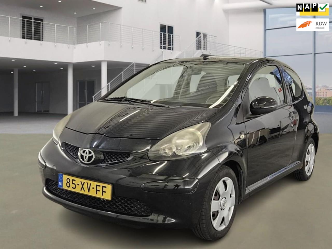Toyota Aygo - 1.0-12V +/AIRCO/ELEKRAMEN/STUURBEKR/3XSLEUTELS/CENTRALEDEURVERG - AutoWereld.nl