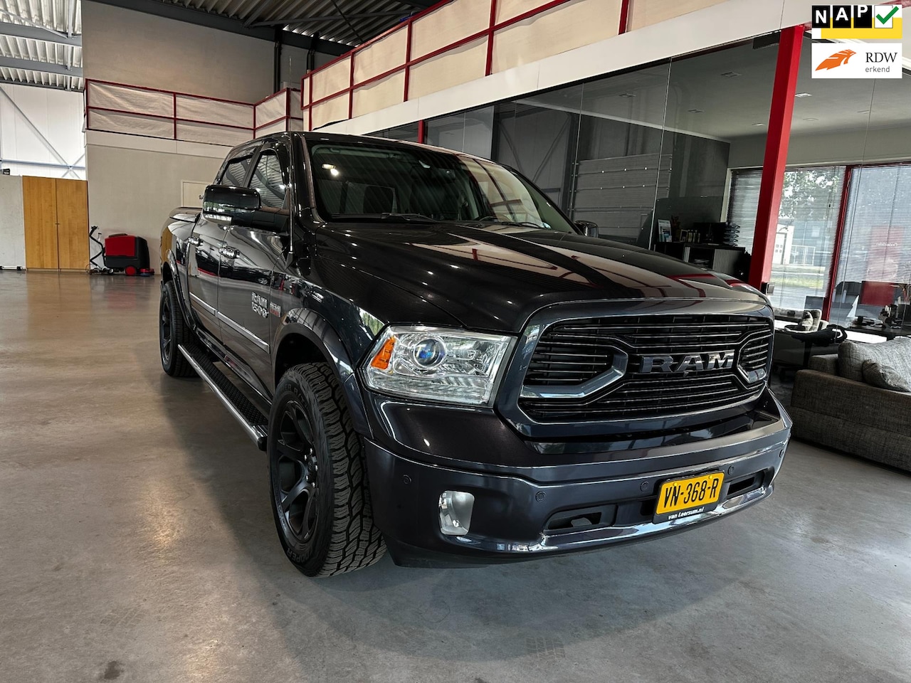 Dodge Ram 1500 - 5.7 V8 Quad Cab 6'4 / LPG / AUT./ 4X4 / 6 Pers. / 401 PK / - AutoWereld.nl
