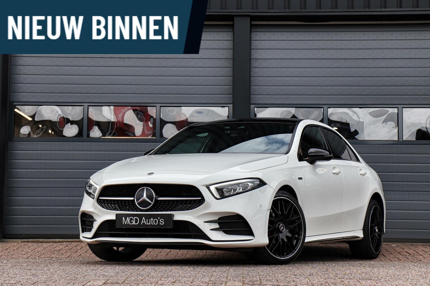 Mercedes-Benz A-klasse - 250e AMG-Pakket /LED/WIDE-SCREEN/SFEERVERL./STOELVERW./CARPLAY/CAMERA! - AutoWereld.nl
