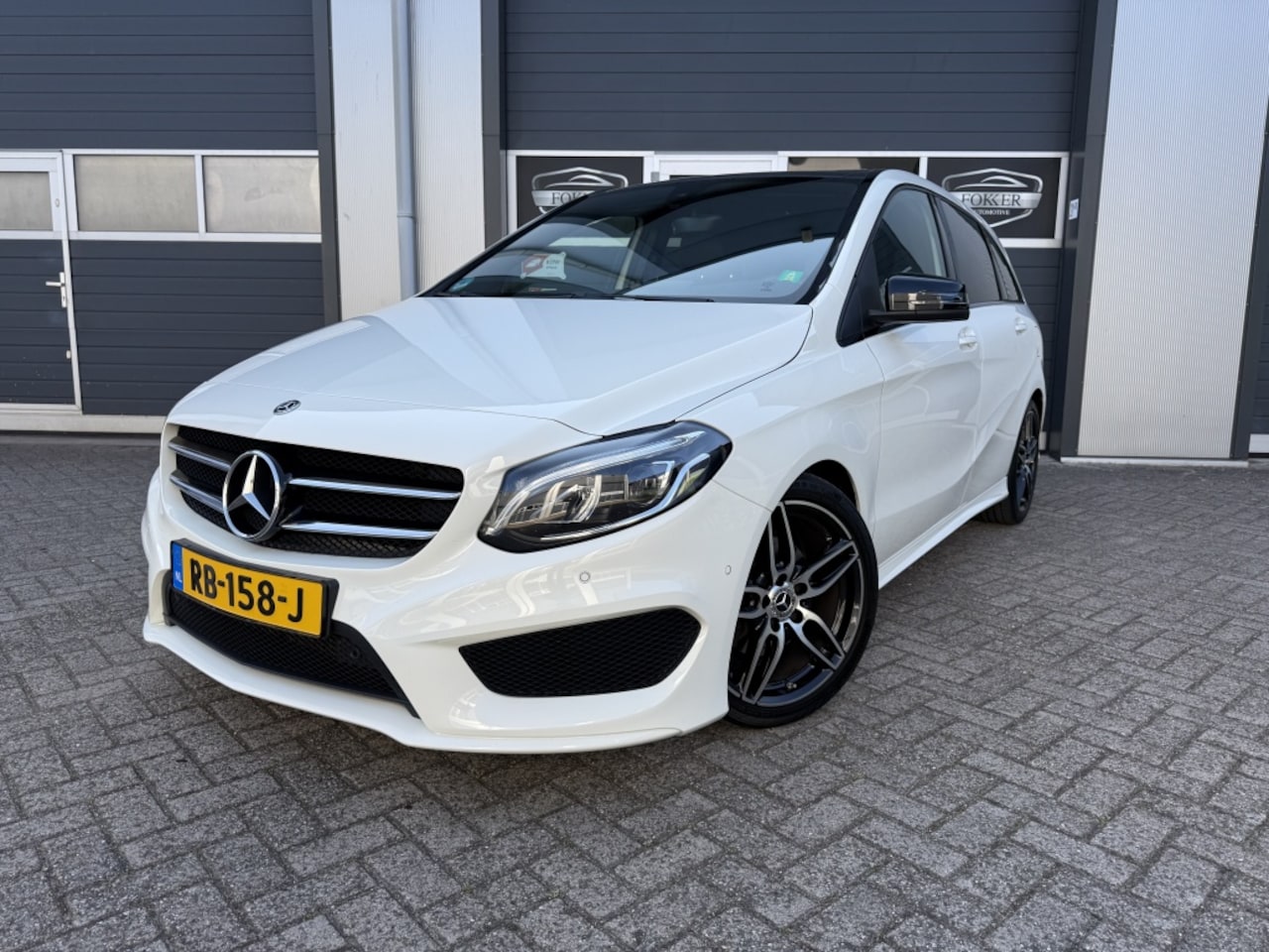Mercedes-Benz B-klasse - 200 Prestige AMG Pano NAP 1e eig. Leer Trekhaak Memory Sfeer Dea - AutoWereld.nl