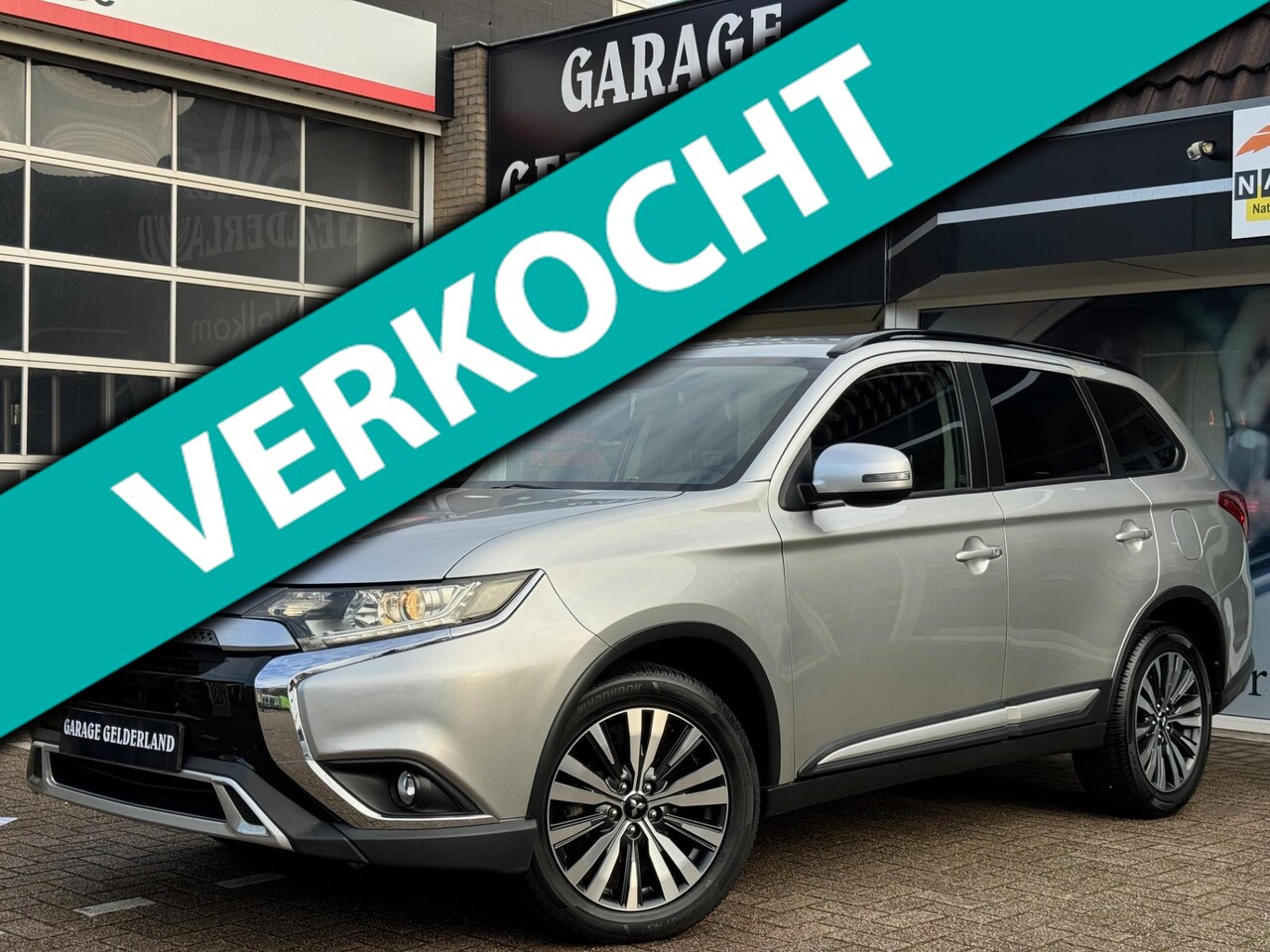Mitsubishi Outlander - Instyle | 7P | Leder/Alcantara | Cruise | Climate | Pdc | Camera | Isofix | Full-option! - AutoWereld.nl