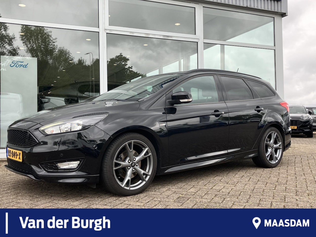 Ford Focus Wagon - ST-Line 1.5 ECOboost 150pk Trekhaak - 1e eigenaar - dealeronderhouden - AutoWereld.nl