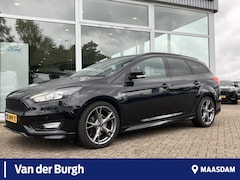 Ford Focus Wagon - ST-Line 1.5 ECOboost 150pk Trekhaak - 1e eigenaar - dealeronderhouden