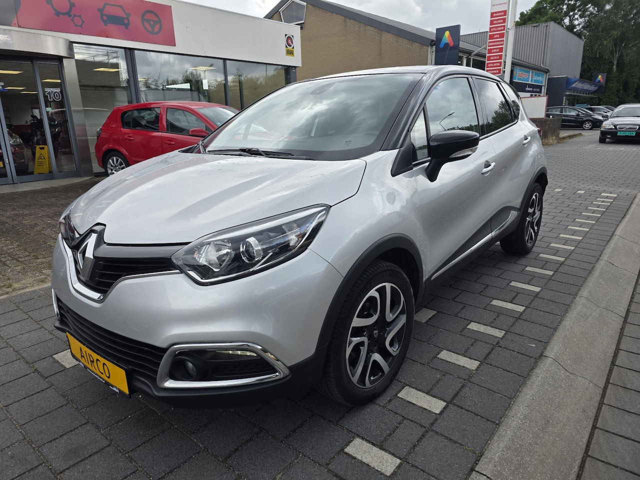 Renault Captur - 0.9 TCe Dynamique 5 deurs, airco, cruise control, navigatie, sportvelgen - AutoWereld.nl