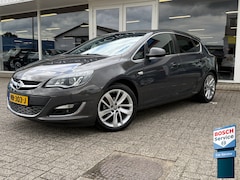 Opel Astra - 1.4 Turbo Sport + | Bi-Xenon | Leder | Sportstoelen | Navi | Bluetooth | Camera | Trekhaak