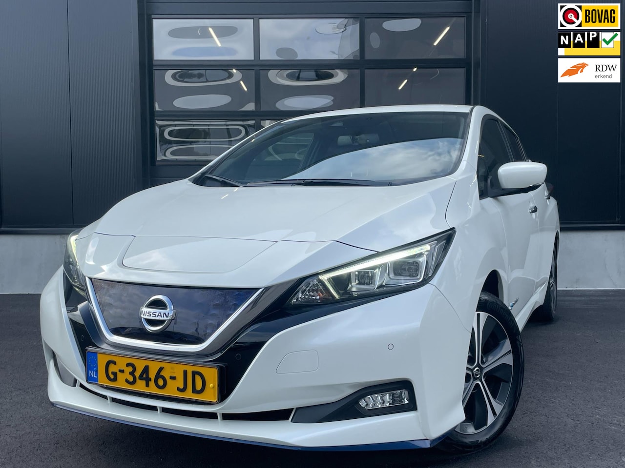 Nissan LEAF - |62 kWh|APPLE CARPLAY|LEDER|NAVI|CAMERA|STOEL-,STUURVERW - AutoWereld.nl