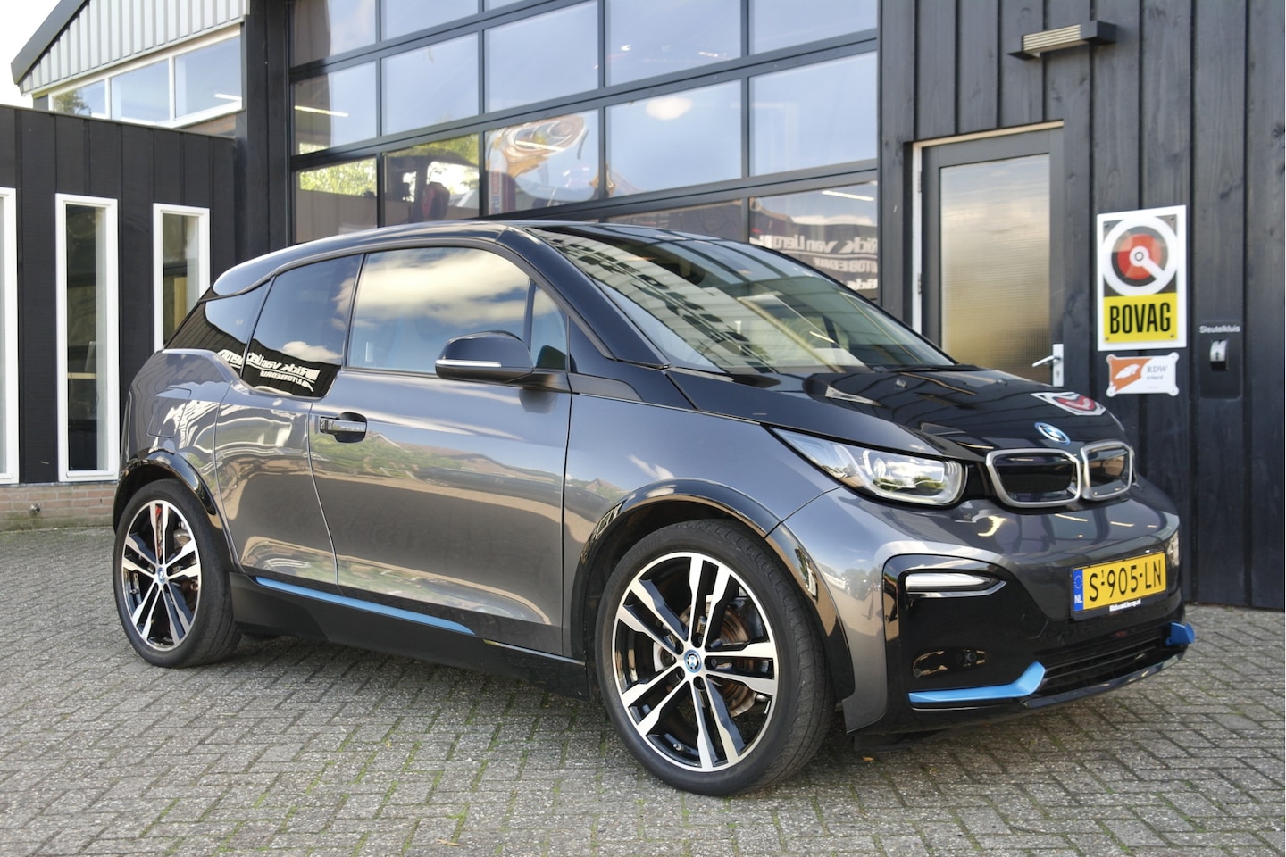 BMW i3 - S 120Ah 42 kWh | Adap.Cruise - AutoWereld.nl