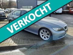 BMW 3-serie - 320i High Executive
