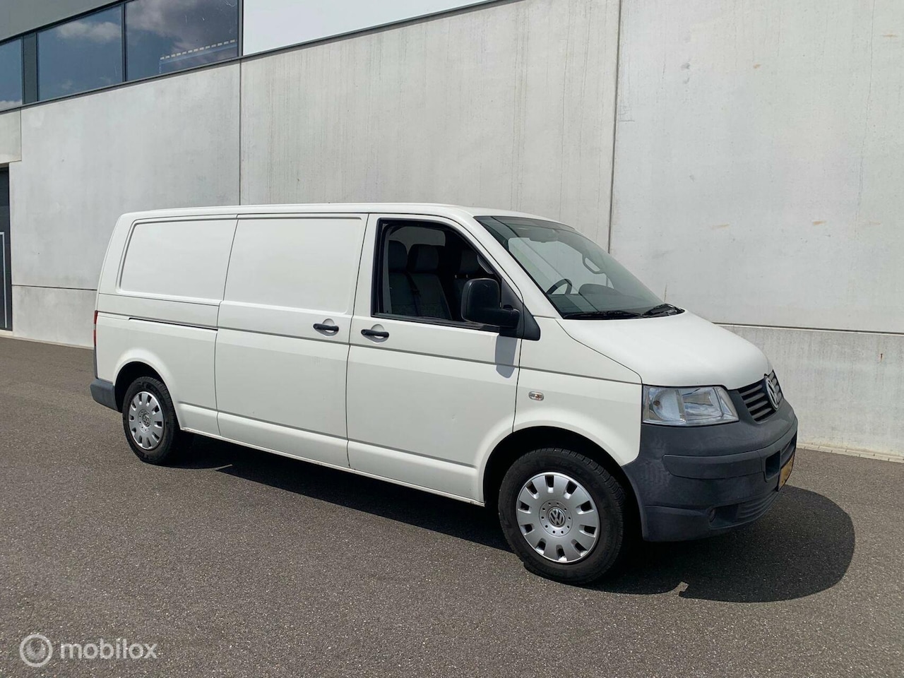 Volkswagen Transporter - T5 2.5 TDI LANG AIRCO € 4999,- +21% BTW / TAX - AutoWereld.nl