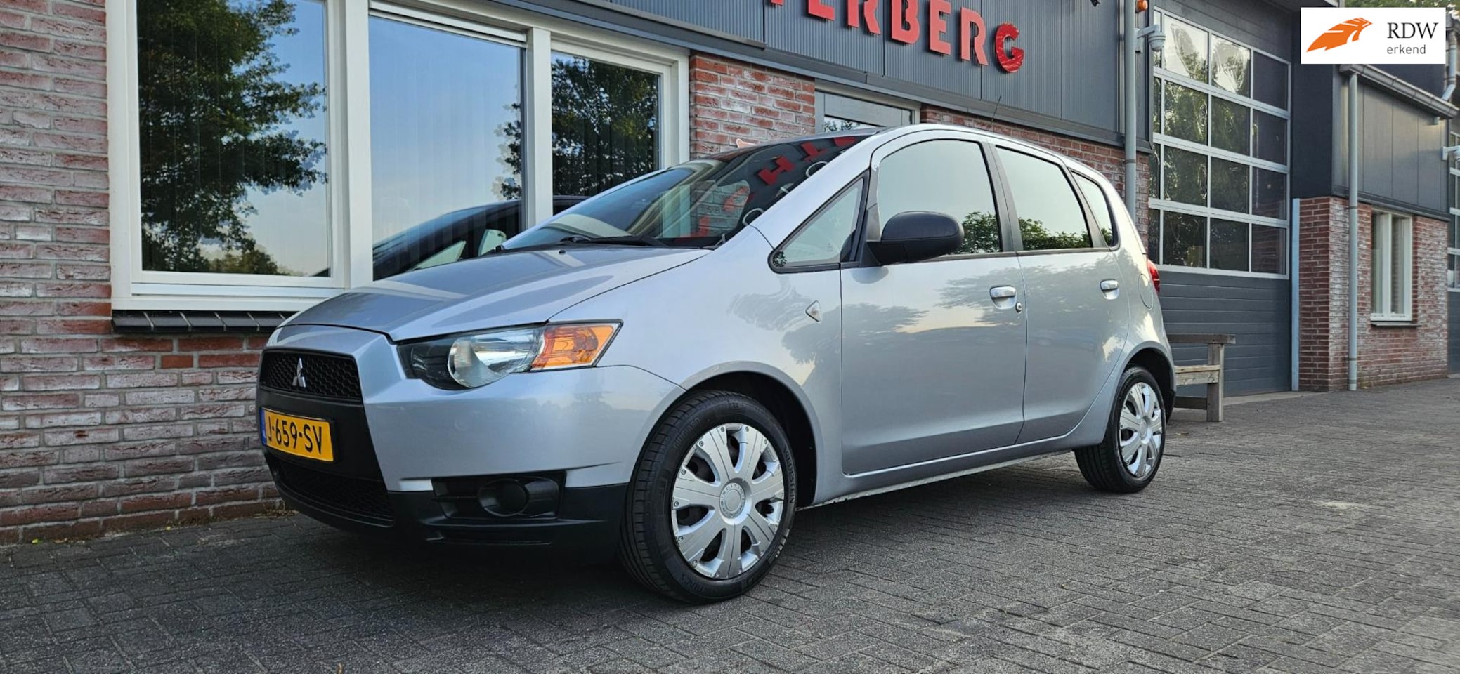 Mitsubishi Colt - 1.1 Edition One Airco! 5-Deurs! Leuke/Nette Auto! Keurig Onderhouden! - AutoWereld.nl