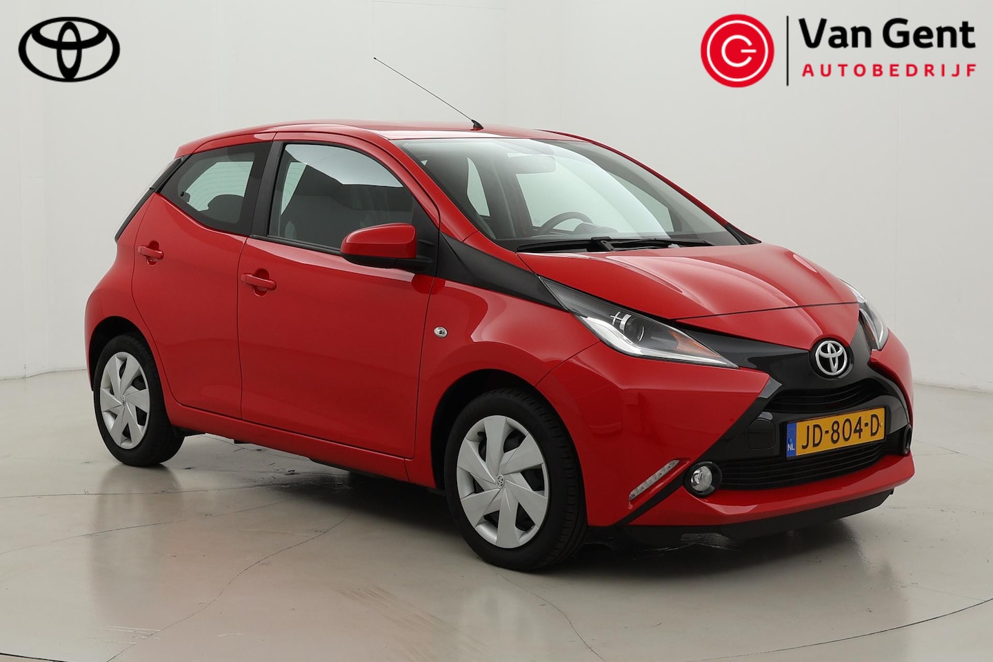 Toyota Aygo - 1.0 VVT-i x-play | Airco | Camera | Bluetooth - AutoWereld.nl