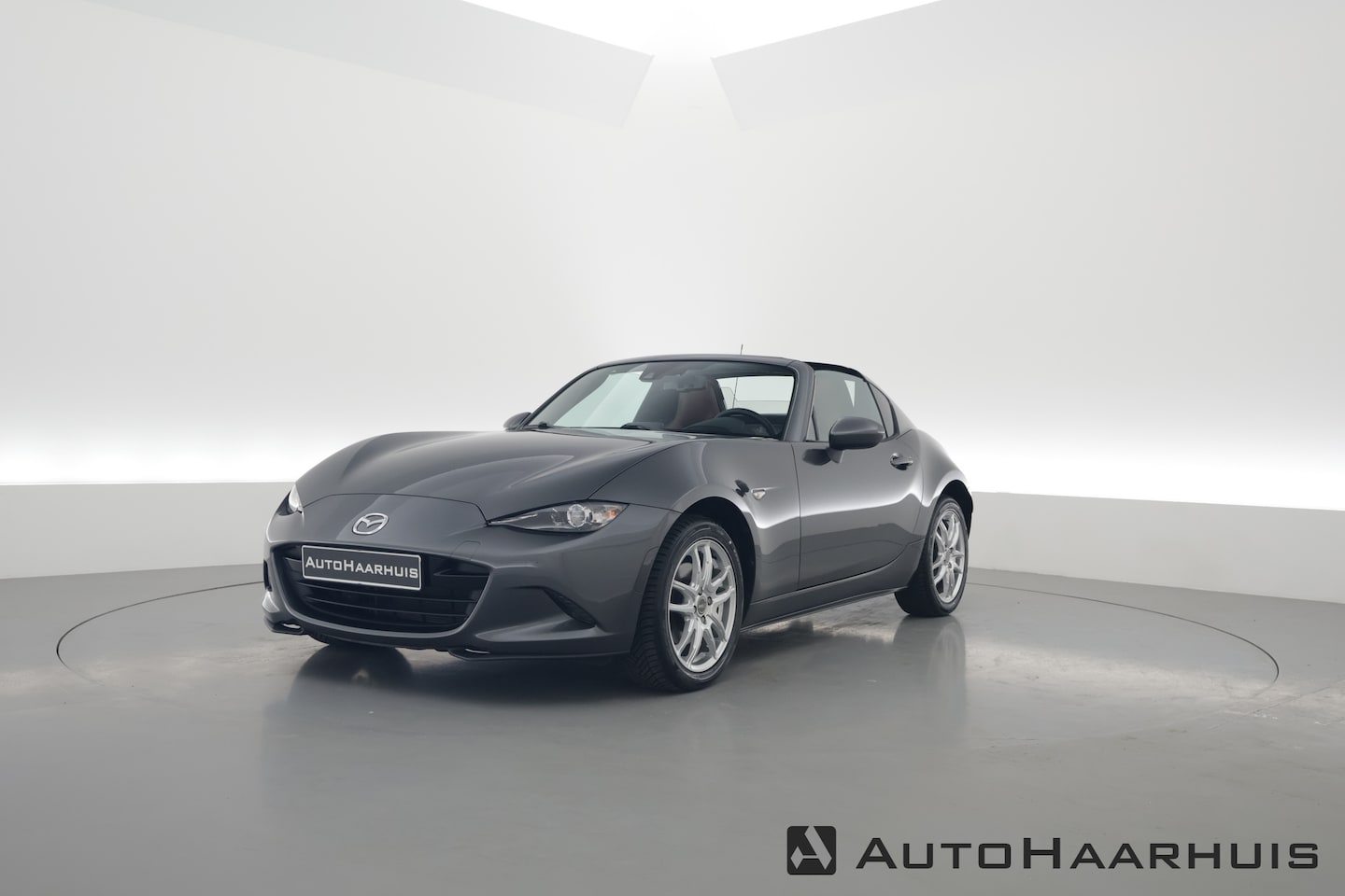 Mazda MX-5 RF - 2.0 SkyActiv-G 160pk | Cruise | Stoelver. | Keyless | Leder | PDC A | 16" - AutoWereld.nl