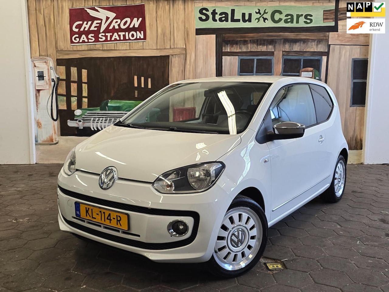 Volkswagen Up! - 1.0 high up!/AIRCO/NAVI/APK 06-2026/ - AutoWereld.nl