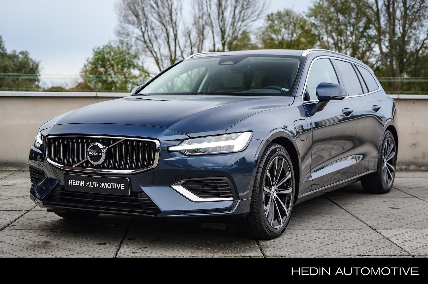 Volvo V60 - 2.0 T6 Plug-in hybrid AWD Essential Bright Adaptieve Cruise Control | Stoel & Stuurwielver - AutoWereld.nl
