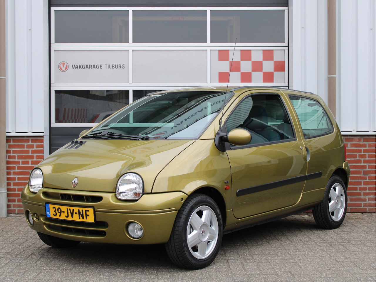 Renault Twingo - 1.2-16V Privilège /CV/Stuurbekrachtiging/Elek. ramen/14'LM/Mistlampen/NAP! 2e eig! NWE D-R - AutoWereld.nl