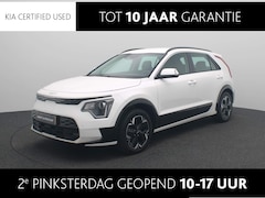Kia Niro EV - DynamicLine 64.8 kWh | SOH 100% | 3-fase 11KW laden | Climate Control | Navigatie | LM Vel
