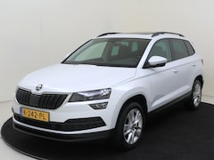 Skoda Karoq - 1.5 TSI ACT Business Edition | Panoramadak | Trekhaak | Cruise Control | CarPlay | parkeer
