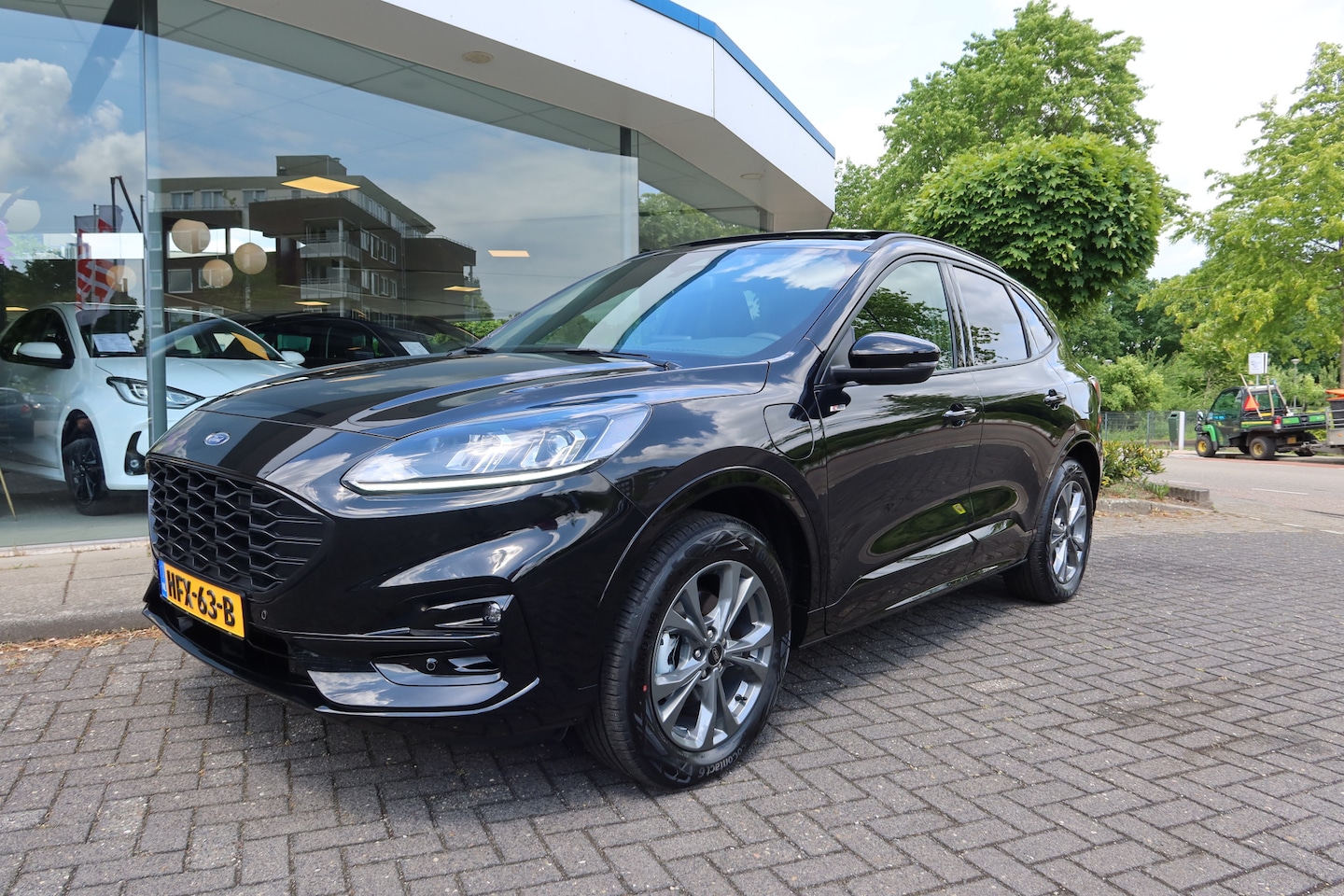 Ford Kuga - 2.5 PHEV ST-Line 225PK I PANORAMA I TREKHAAK -NIEUW- - AutoWereld.nl