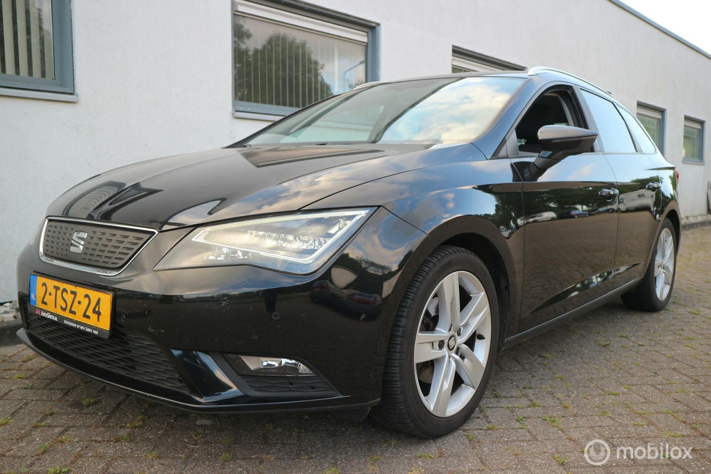 Seat Leon ST - 1.6 TDI Style Ecomotive LED-KOPLAMPEN/NAVI/NAP - AutoWereld.nl