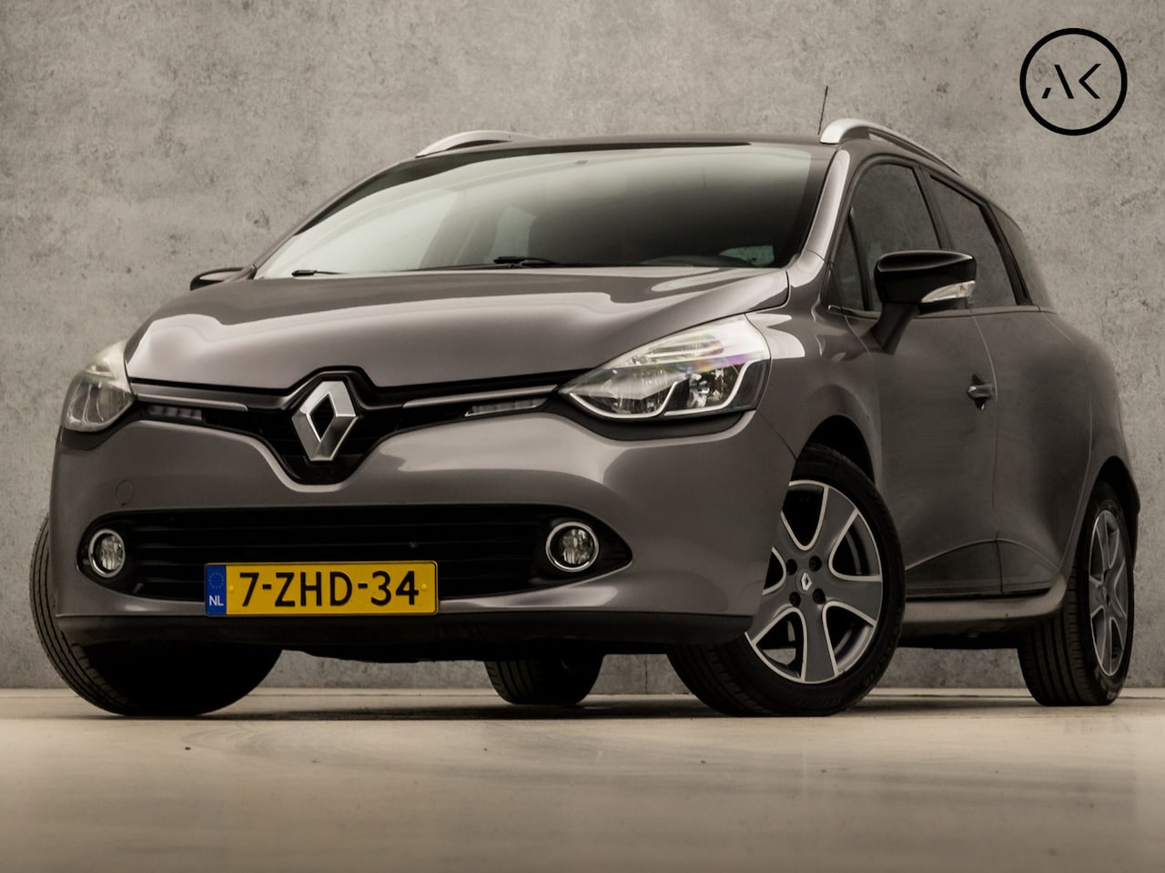 Renault Clio Estate - 0.9 TCe Night&Day (NAVIGATIE, NAP, GETINT GLAS, SPORTSTOELEN, CRUISE, PARKEERSENSOREN, LM - AutoWereld.nl