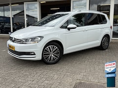 Volkswagen Touran - 1.5 TSI Comfortline Business 7p | Automaat | Adapt. Cruise | PDC v+a incl. Camera | Apple