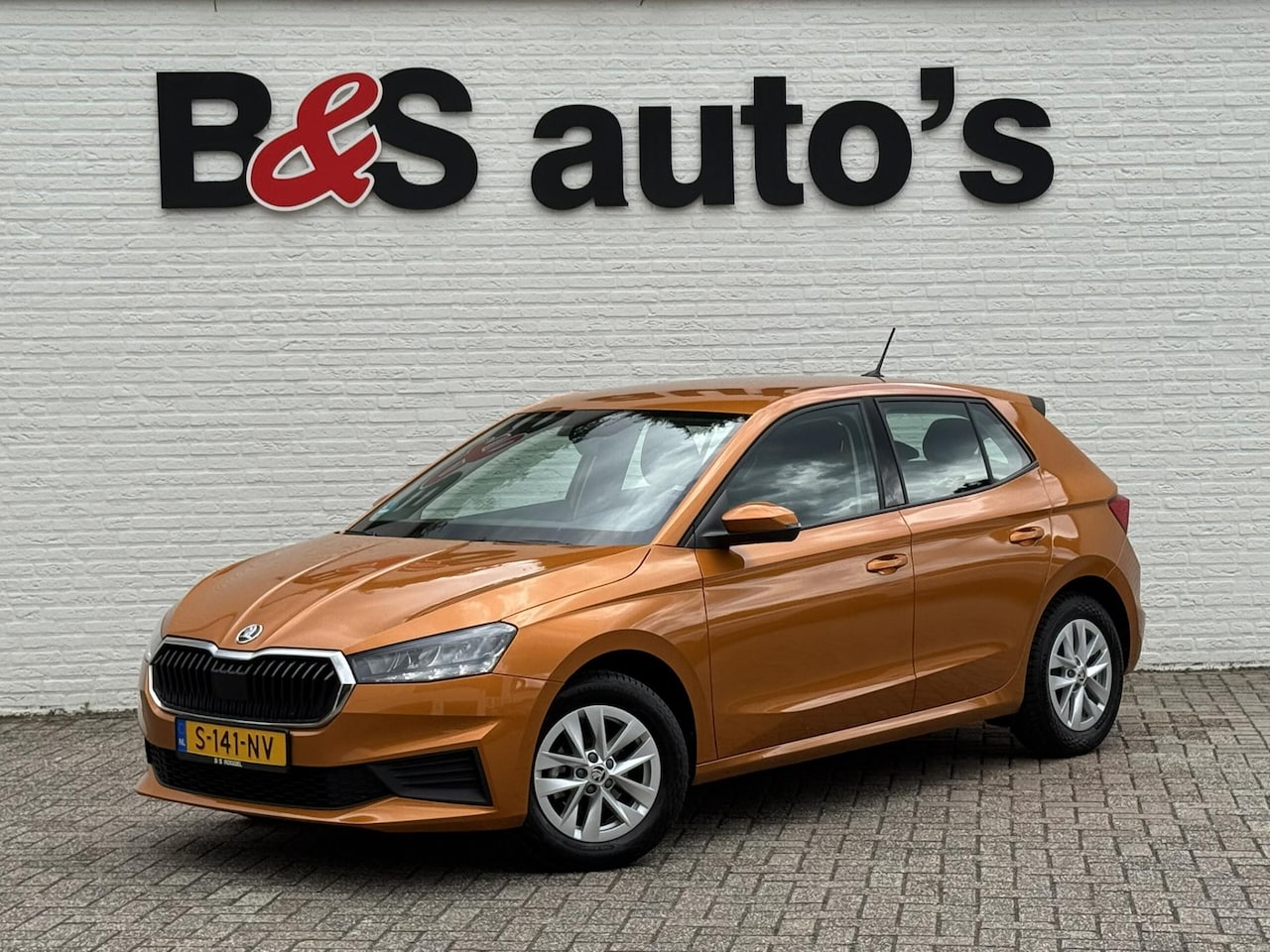 Skoda Fabia - 1.0 TSI Ambition Clima Carplay Adaptive cruise Navigatie Pdc DAB radio - AutoWereld.nl