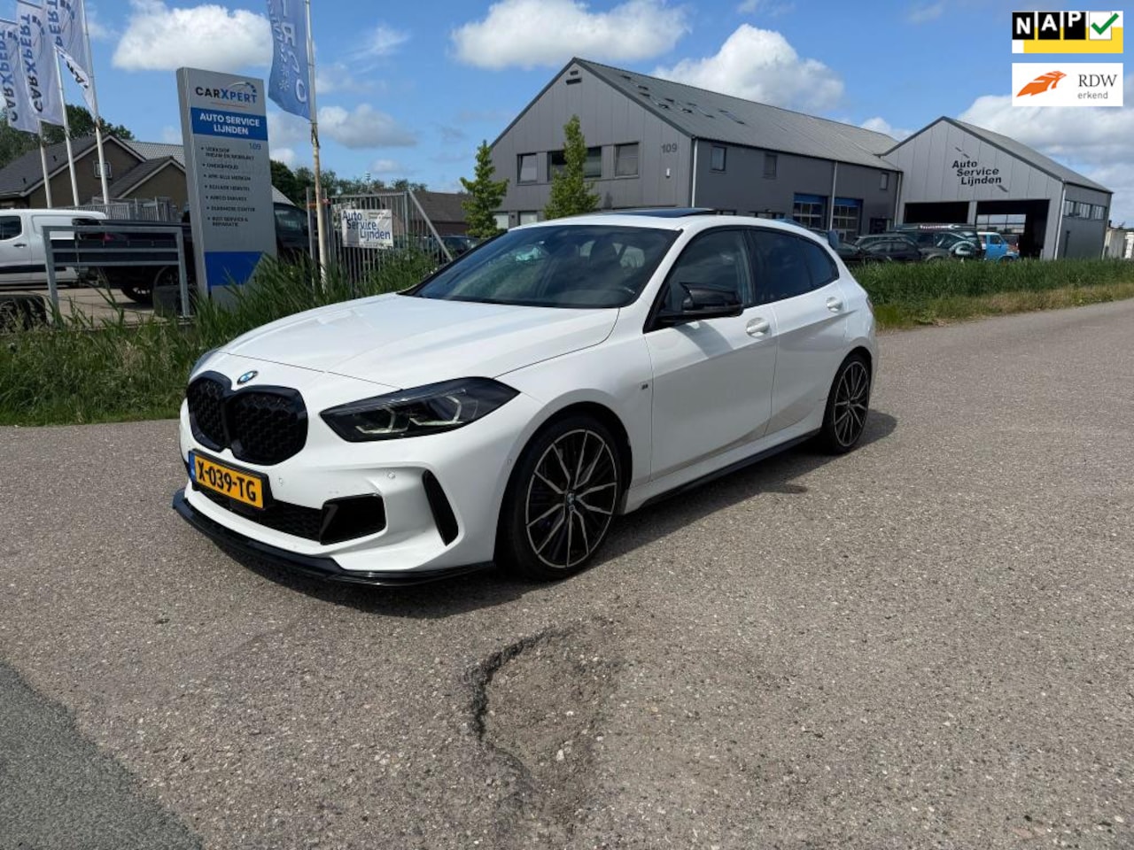 BMW 1-serie - M135i xDrive Business Edition Plus Harman Kardon - AutoWereld.nl