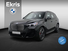 BMW iX1 - eDrive20 M Sportpakket Pro | Premium Pack | Comfort Pack | Travel Pack | Stuurwiel Verwarm