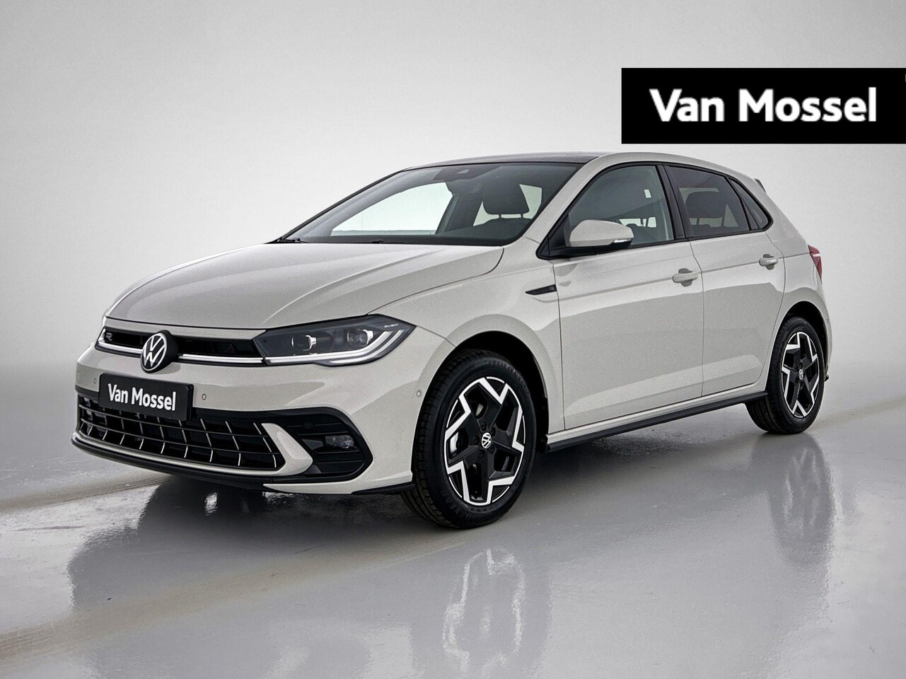 Volkswagen Polo - 1.0 TSI R-Line Edition 95 PK | R-Line | Automaat | Panoramadak | Camera | LED Matrix | Cli - AutoWereld.nl
