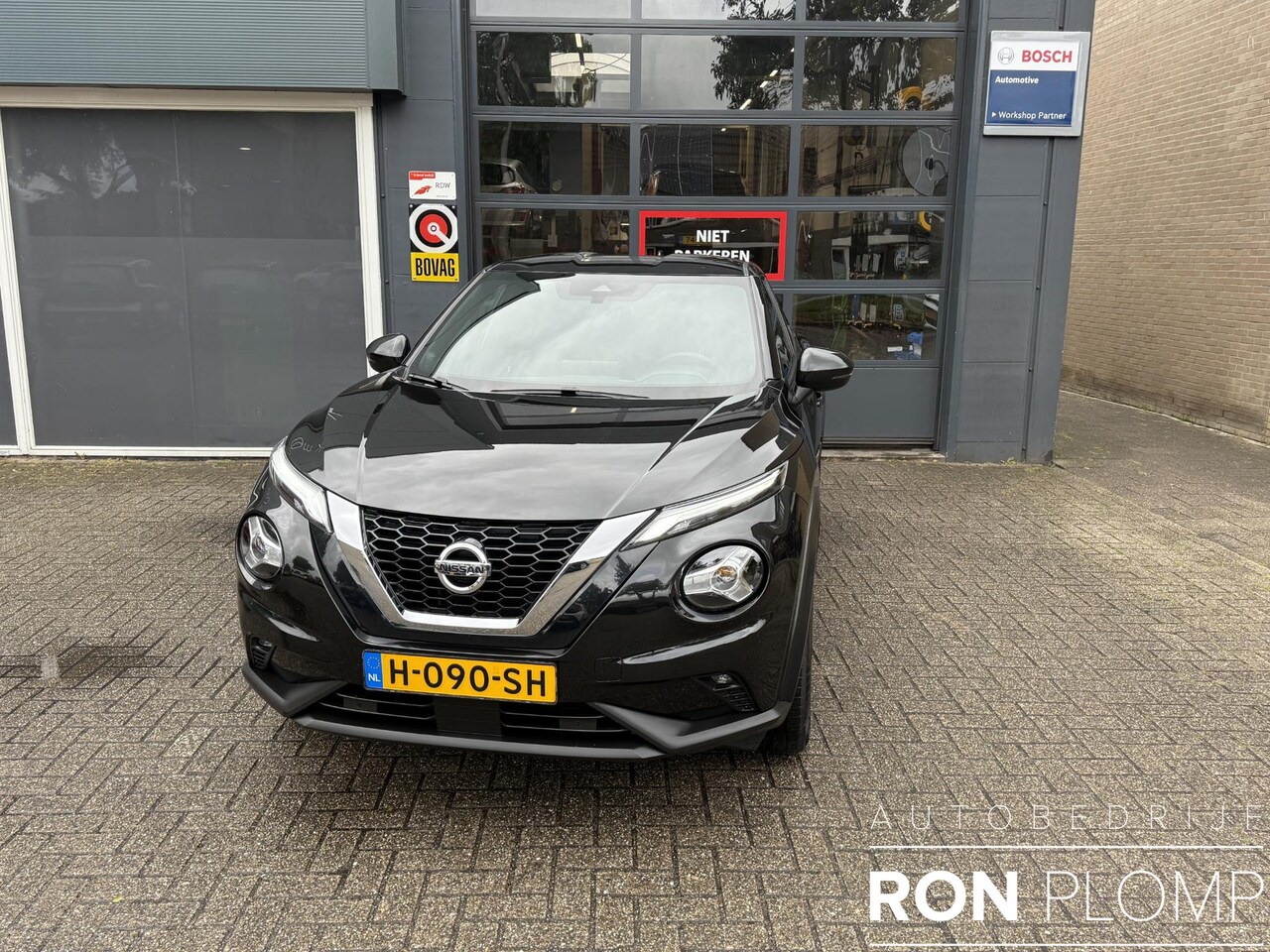Nissan Juke - 1.0 DIG-T N-Connecta / Airco clima/ Navigatie/ Cruise/ Apple carplay/ PDC/ LED/ LMV/ Trekh - AutoWereld.nl