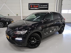 Volkswagen T-Roc - 1.5 TSI Sport Triple Black Airco-ecc App connect Navigatie 19 inch Zwarte sportvelgen Apk