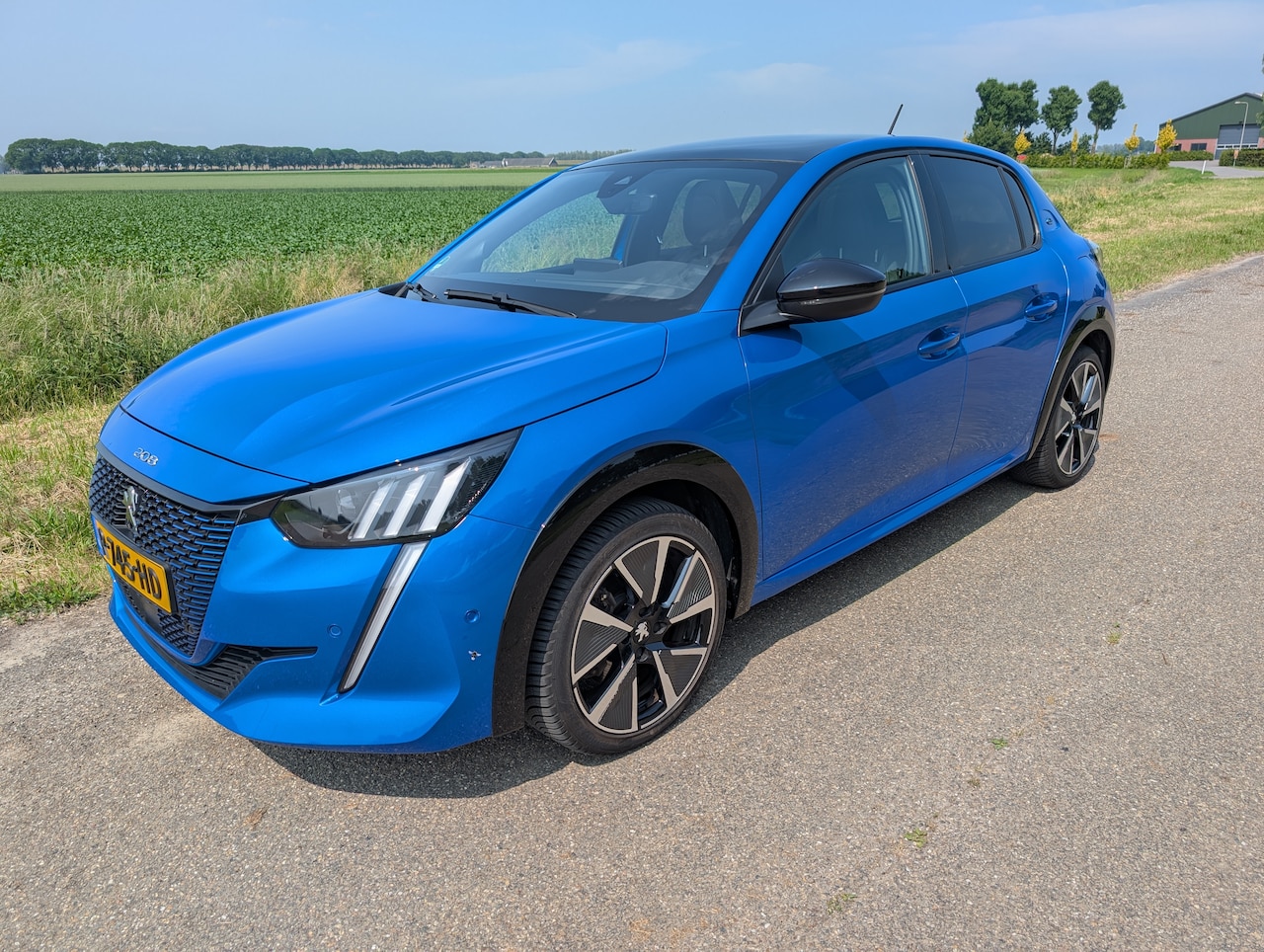 Peugeot e-208 - EV 50 kWh GT Pack BTW | NL-auto | 16% | Lage km | Panoramadak - AutoWereld.nl